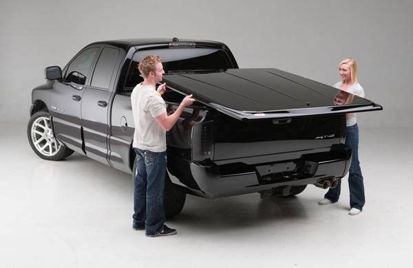 Undercover - Undercover UC2146S SE Smooth Tonneau Cover Ford F150 5.5' Bed 2009-2012