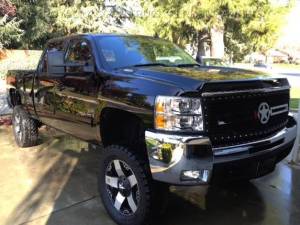 Royalty Core 13826 Chevrolet 2500/3500 2007-2010 RC1 Full Grille Replacement with War Star Emblem