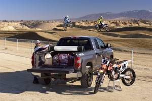 BAK Industries - BAK Industries 39406 Revolver X2 Hard Rolling Truck Bed Cover - Image 8