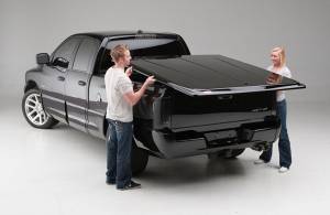 Undercover UC4066S SE Smooth Tonneau Cover Toyota Tacoma 6' Bed with trac 2005-2012